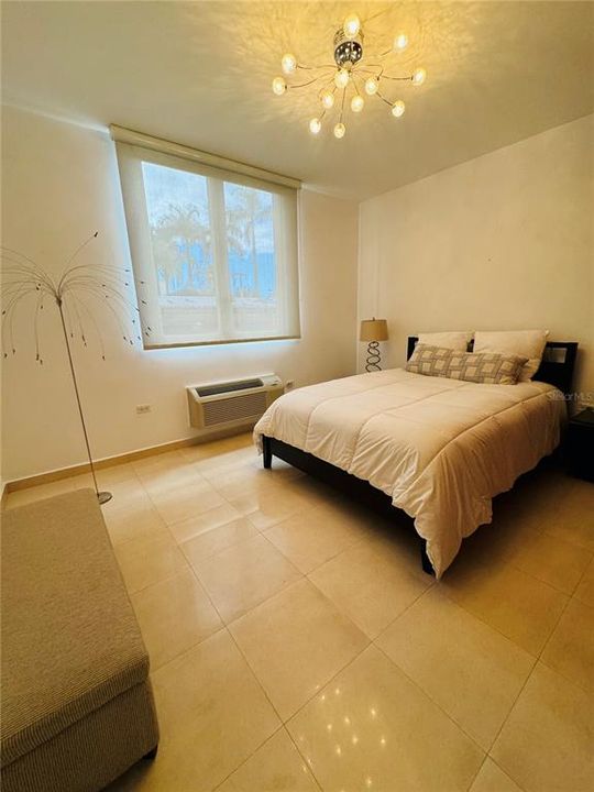 出租: $4,000 (3 贝兹, 2 浴室, 1835 平方英尺)