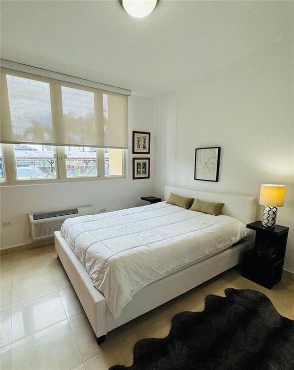 出租: $4,000 (3 贝兹, 2 浴室, 1835 平方英尺)