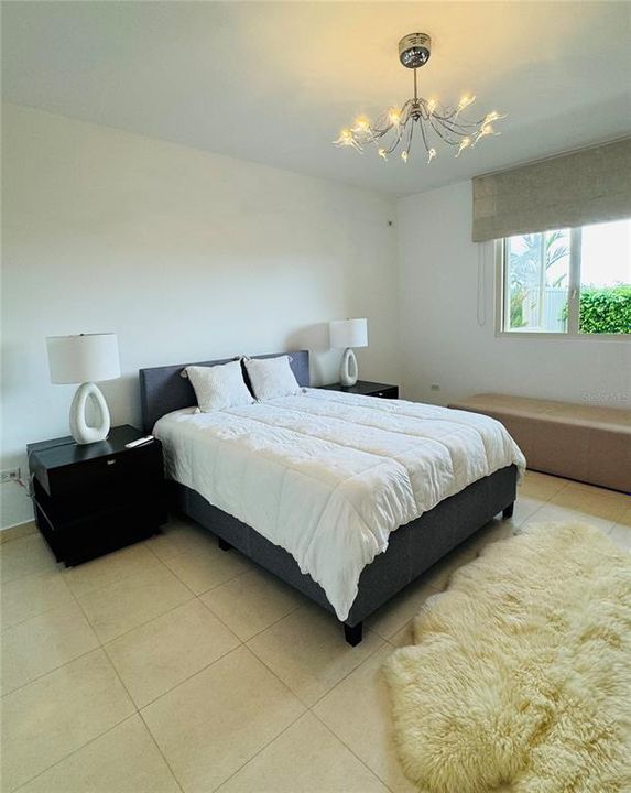 出租: $4,000 (3 贝兹, 2 浴室, 1835 平方英尺)