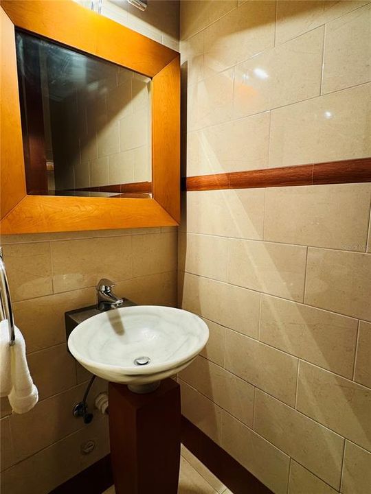 出租: $4,000 (3 贝兹, 2 浴室, 1835 平方英尺)