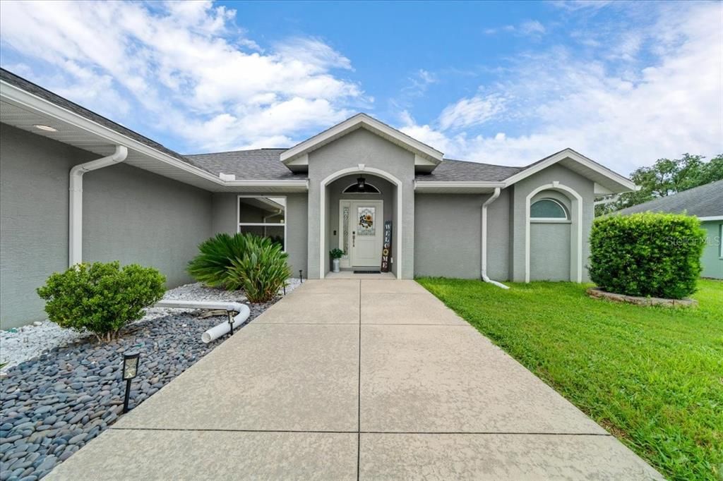 For Sale: $365,000 (3 beds, 2 baths, 2223 Square Feet)