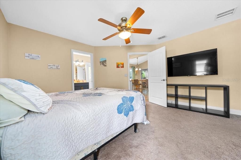 For Sale: $365,000 (3 beds, 2 baths, 2223 Square Feet)