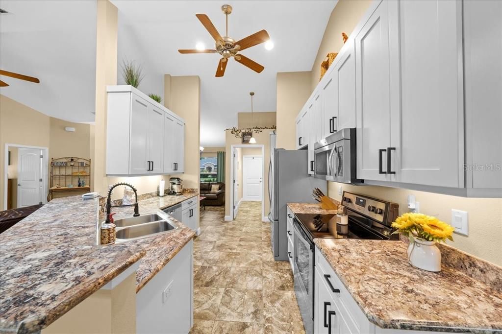 For Sale: $365,000 (3 beds, 2 baths, 2223 Square Feet)