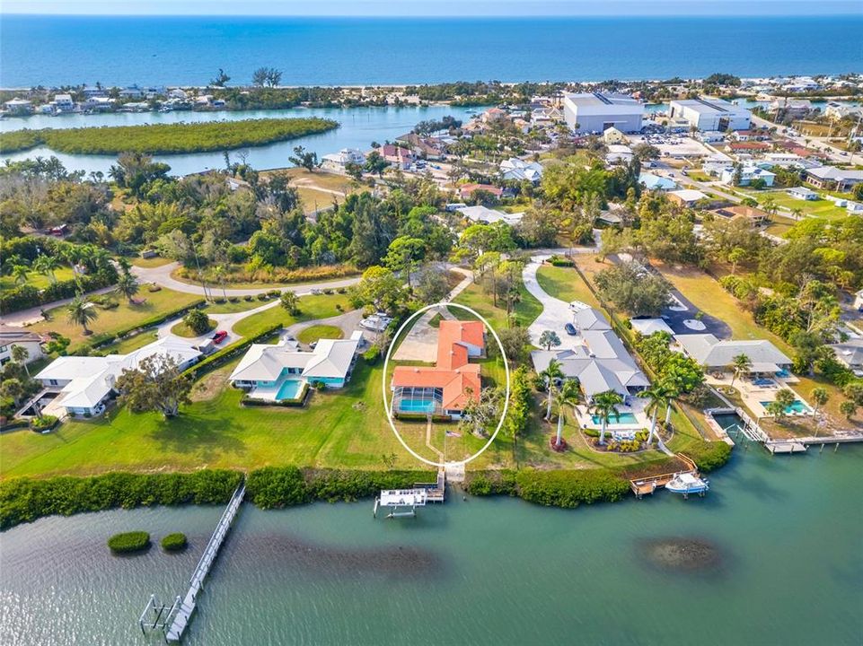 待售: $2,100,000 (4 贝兹, 3 浴室, 2587 平方英尺)