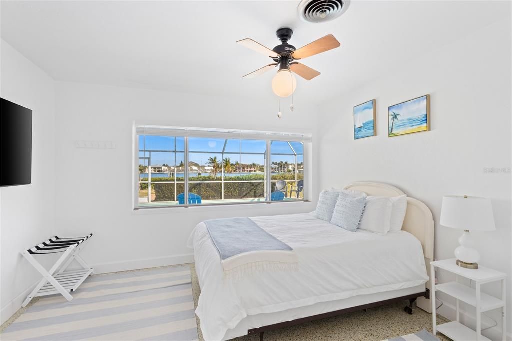 待售: $2,100,000 (4 贝兹, 3 浴室, 2587 平方英尺)