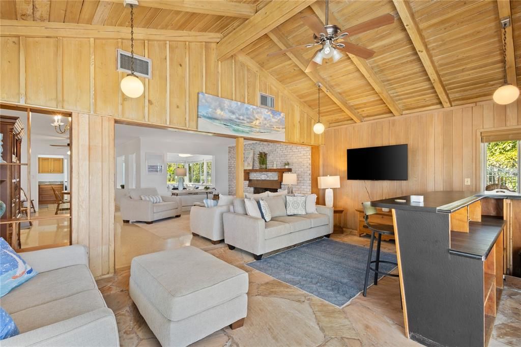 待售: $2,100,000 (4 贝兹, 3 浴室, 2587 平方英尺)