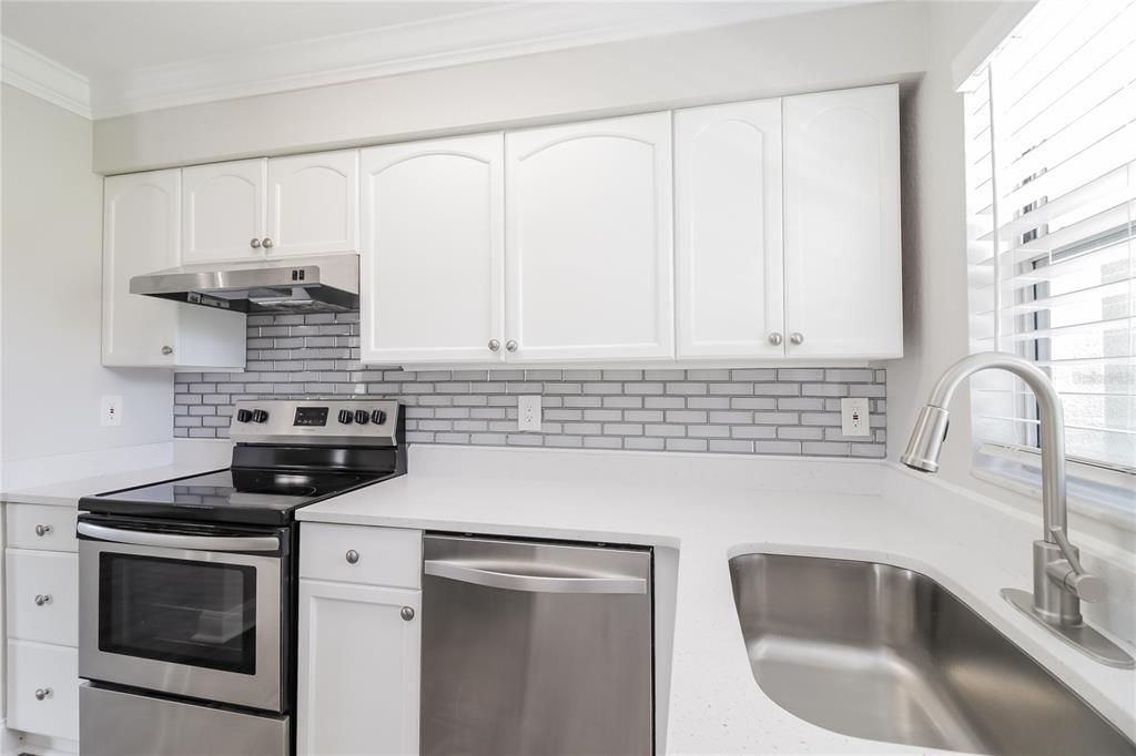 En Renta: $2,075 (3 camas, 2 baños, 1110 Pies cuadrados)