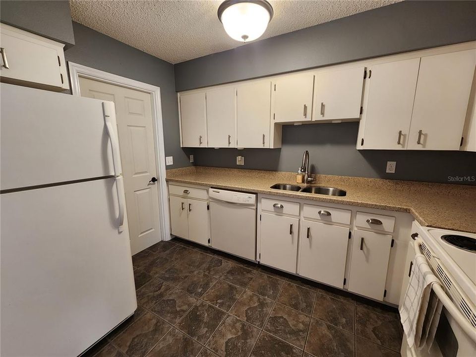 En Venta: $239,500 (2 camas, 2 baños, 1106 Pies cuadrados)