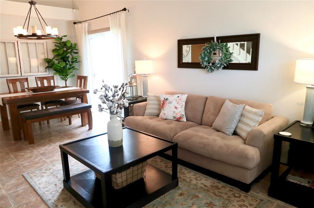 En Venta: $239,500 (2 camas, 2 baños, 1106 Pies cuadrados)