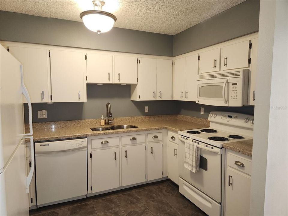 En Venta: $239,500 (2 camas, 2 baños, 1106 Pies cuadrados)