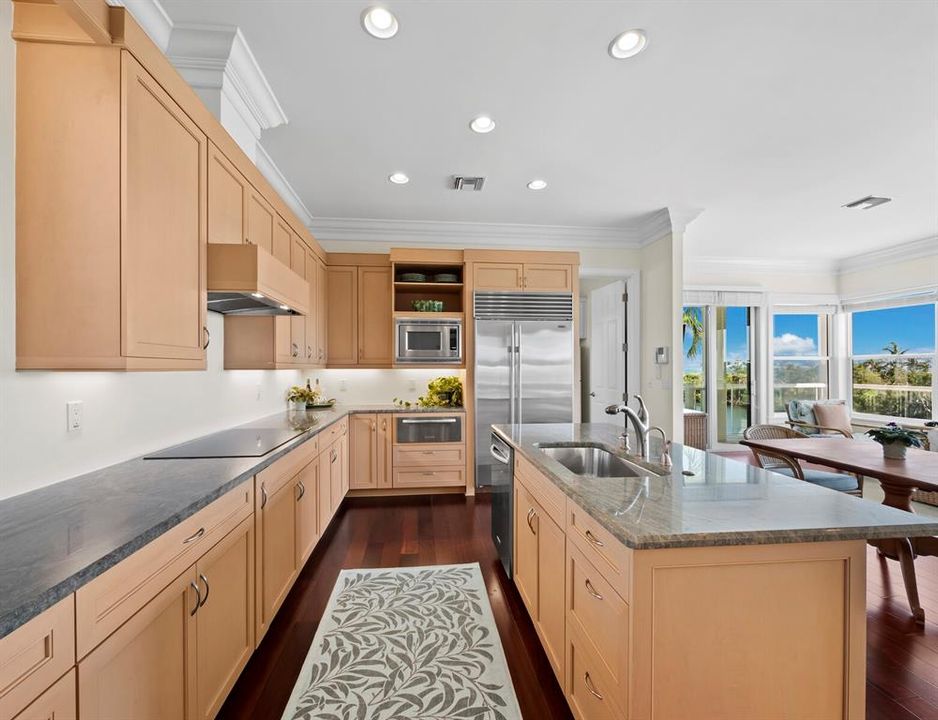 待售: $9,400,000 (5 贝兹, 5 浴室, 4799 平方英尺)