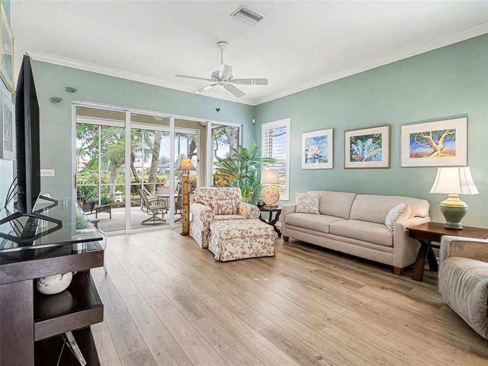 For Sale: $299,000 (2 beds, 2 baths, 1577 Square Feet)