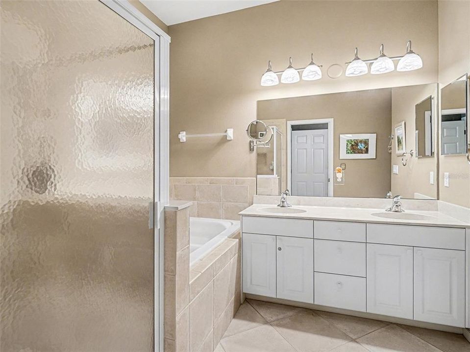 For Sale: $299,000 (2 beds, 2 baths, 1577 Square Feet)