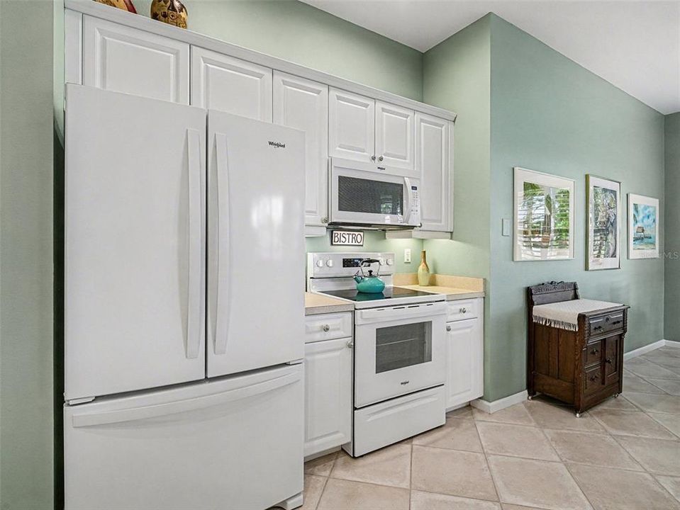 For Sale: $299,000 (2 beds, 2 baths, 1577 Square Feet)