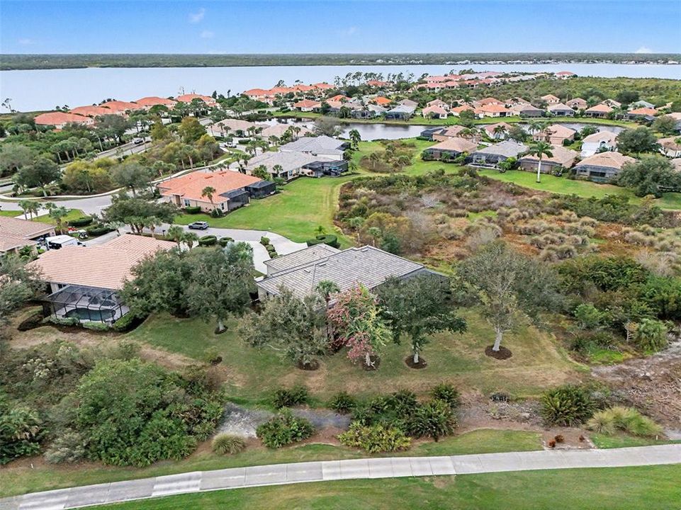 For Sale: $299,000 (2 beds, 2 baths, 1577 Square Feet)