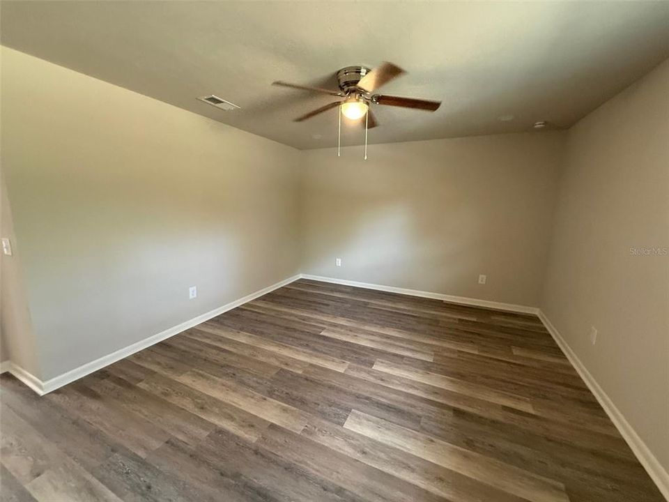 待售: $450,000 (4 贝兹, 3 浴室, 2016 平方英尺)