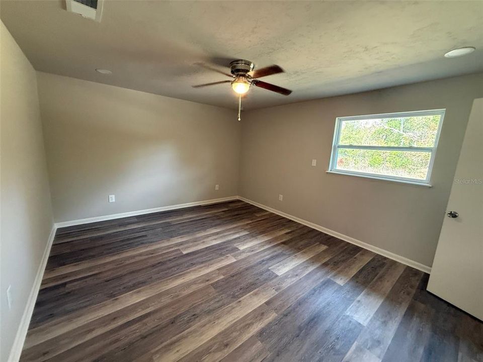 待售: $450,000 (4 贝兹, 3 浴室, 2016 平方英尺)