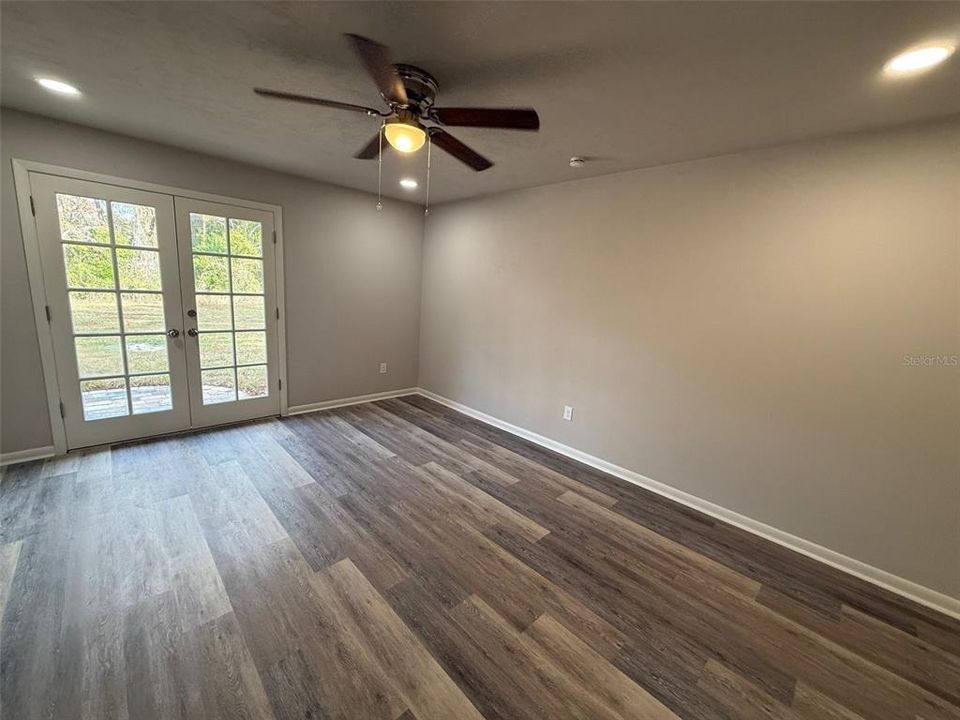 待售: $450,000 (4 贝兹, 3 浴室, 2016 平方英尺)