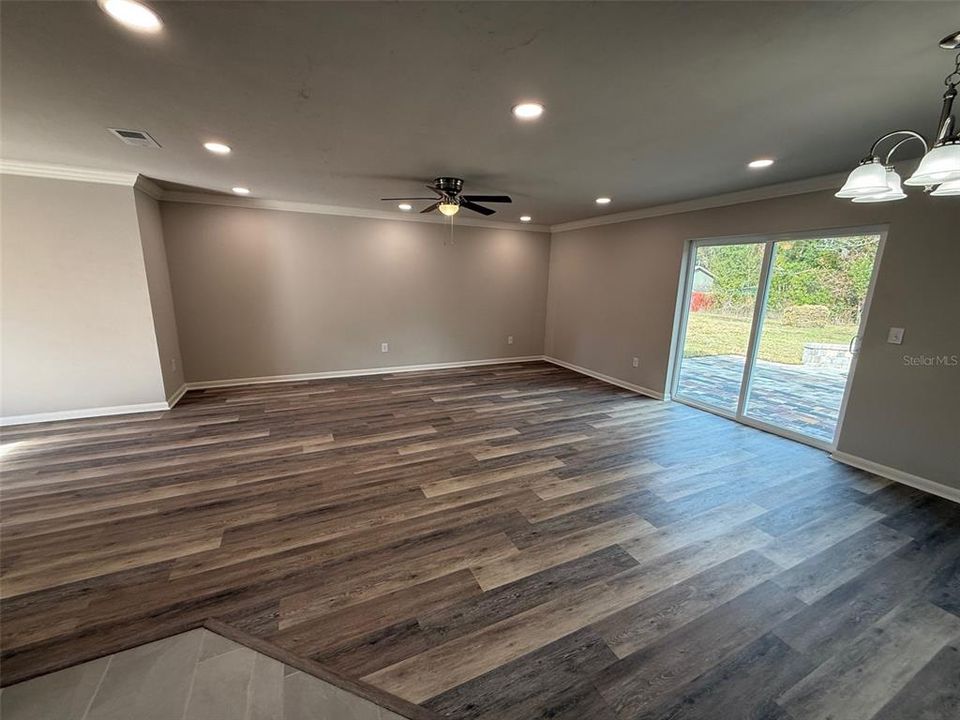 待售: $450,000 (4 贝兹, 3 浴室, 2016 平方英尺)