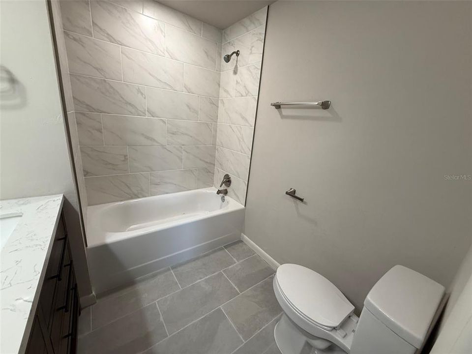 待售: $450,000 (4 贝兹, 3 浴室, 2016 平方英尺)