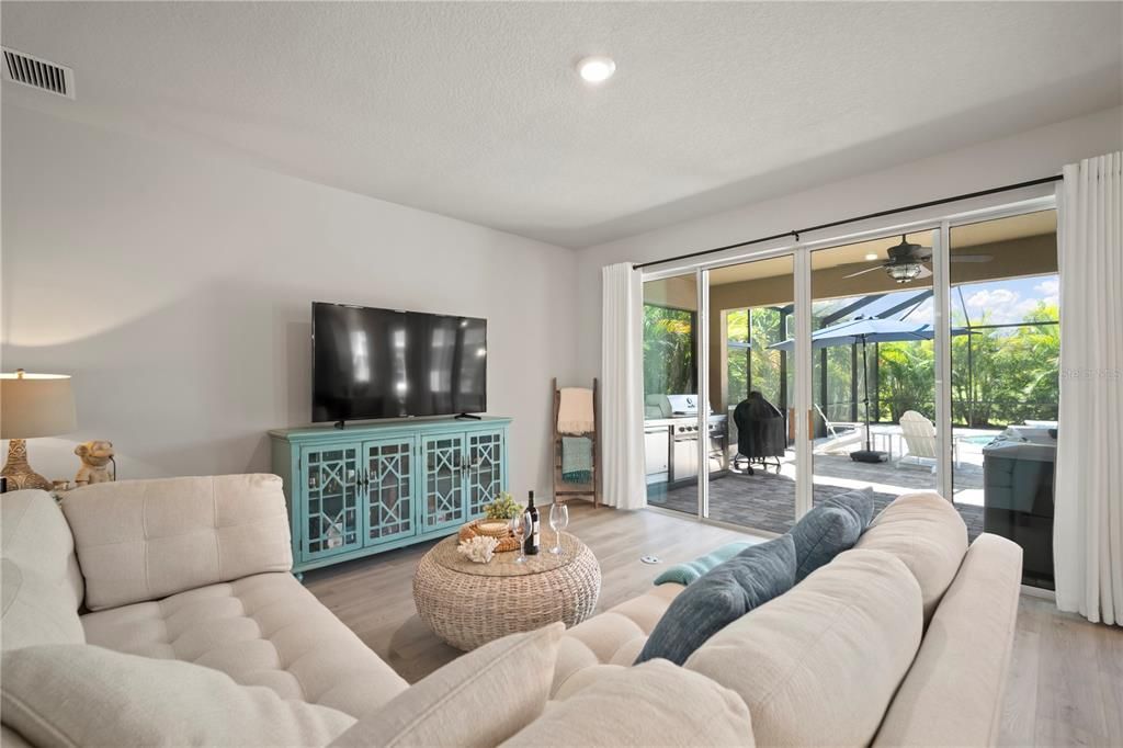 En Renta: $3,600 (4 camas, 2 baños, 2523 Pies cuadrados)