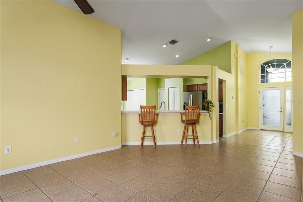 待售: $409,000 (4 贝兹, 3 浴室, 1799 平方英尺)