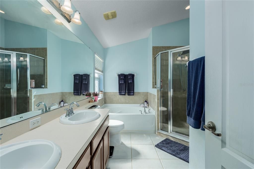 待售: $409,000 (4 贝兹, 3 浴室, 1799 平方英尺)