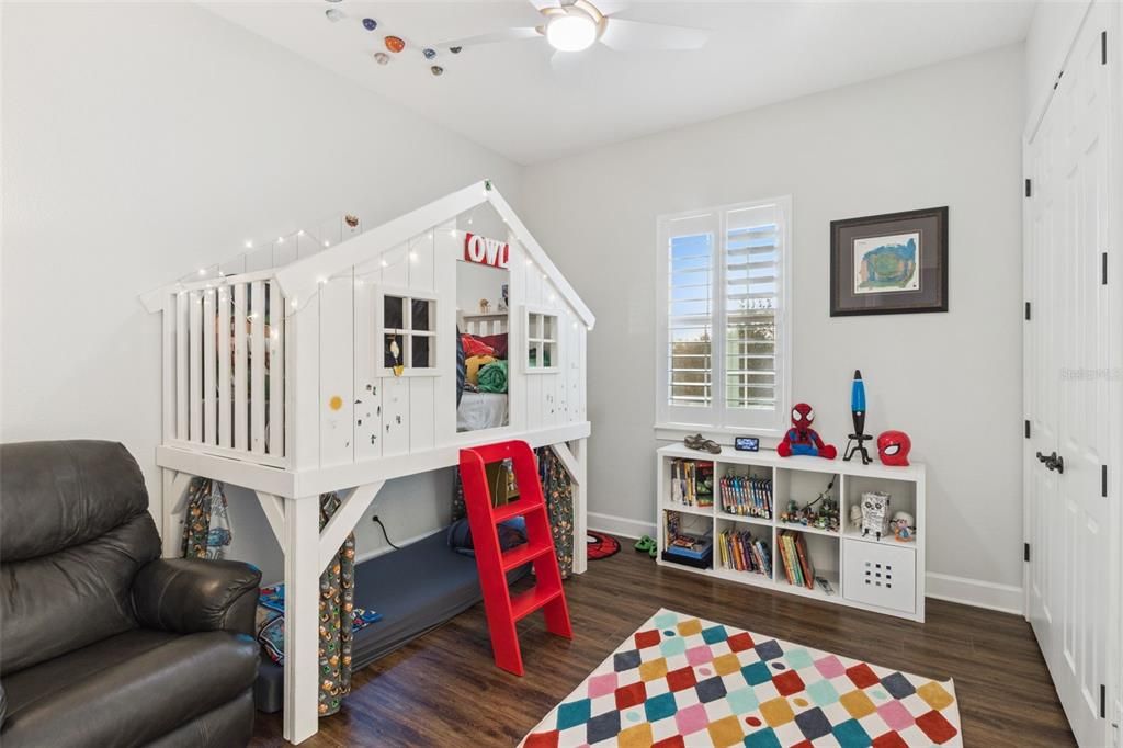 На продажу: $1,100,000 (6 спален, 4 ванн, 3882 Квадратных фут)