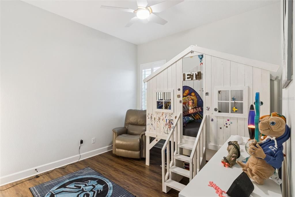 На продажу: $1,100,000 (6 спален, 4 ванн, 3882 Квадратных фут)