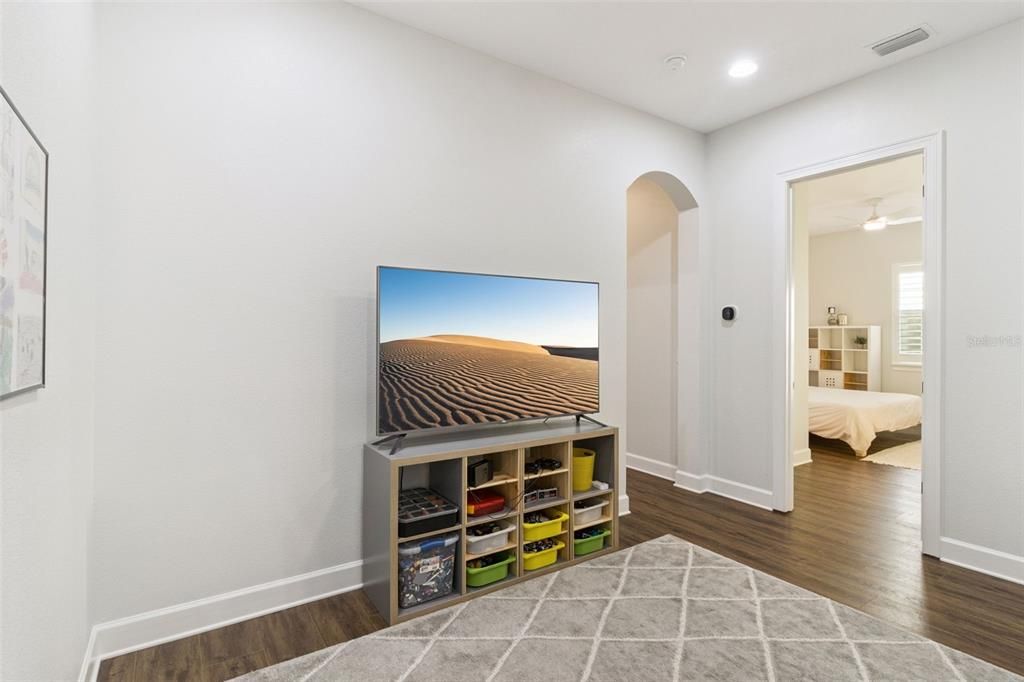 На продажу: $1,100,000 (6 спален, 4 ванн, 3882 Квадратных фут)