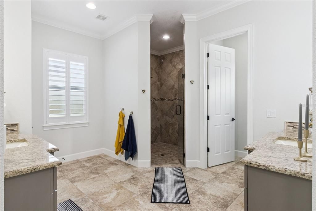 На продажу: $1,100,000 (6 спален, 4 ванн, 3882 Квадратных фут)