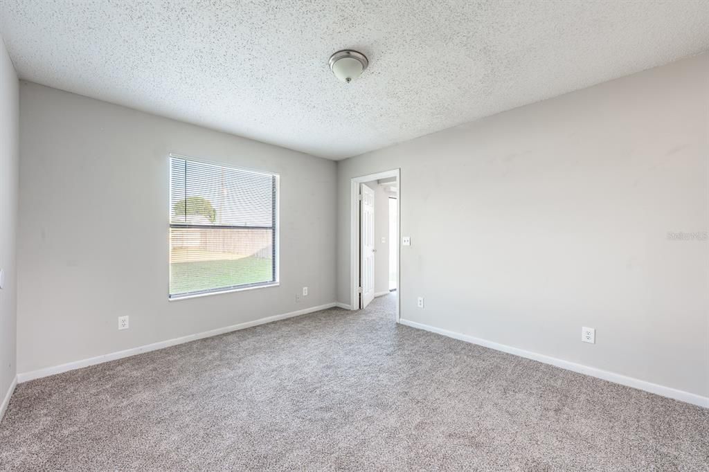 На продажу: $250,000 (3 спален, 2 ванн, 1070 Квадратных фут)