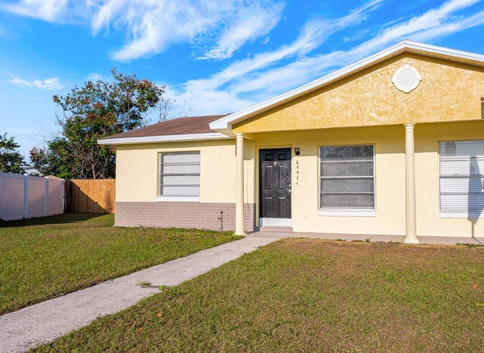 На продажу: $250,000 (3 спален, 2 ванн, 1070 Квадратных фут)