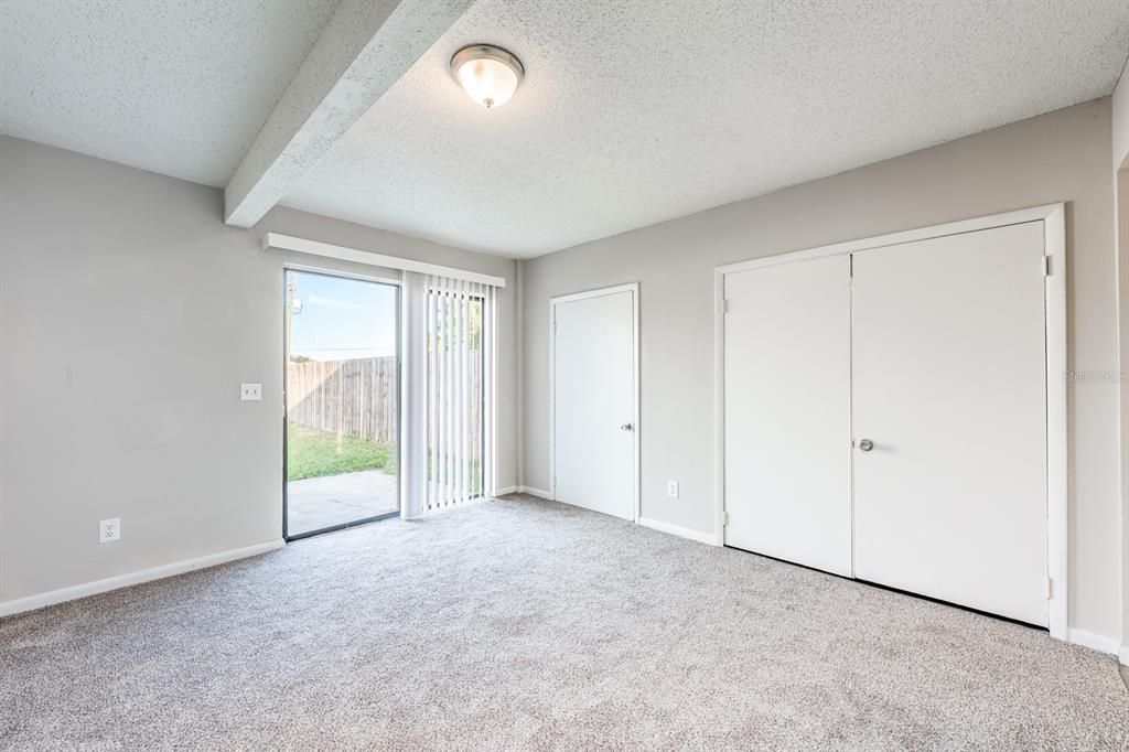 На продажу: $250,000 (3 спален, 2 ванн, 1070 Квадратных фут)