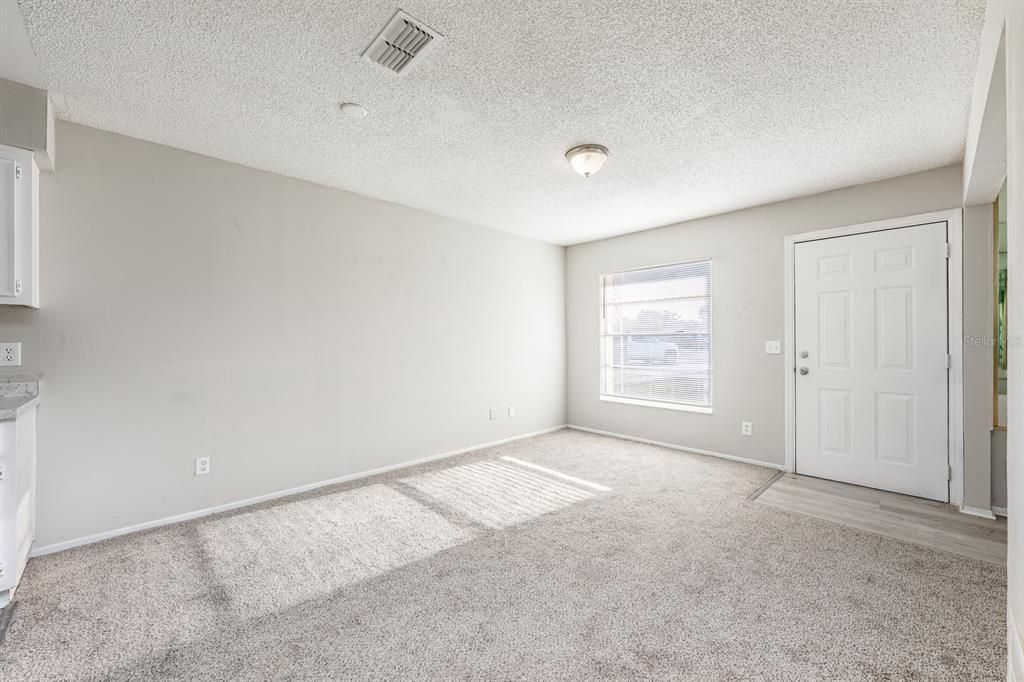 На продажу: $250,000 (3 спален, 2 ванн, 1070 Квадратных фут)