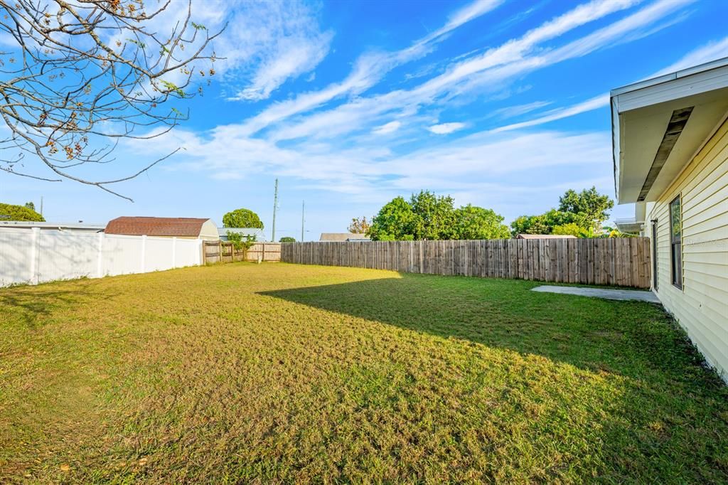 На продажу: $250,000 (3 спален, 2 ванн, 1070 Квадратных фут)