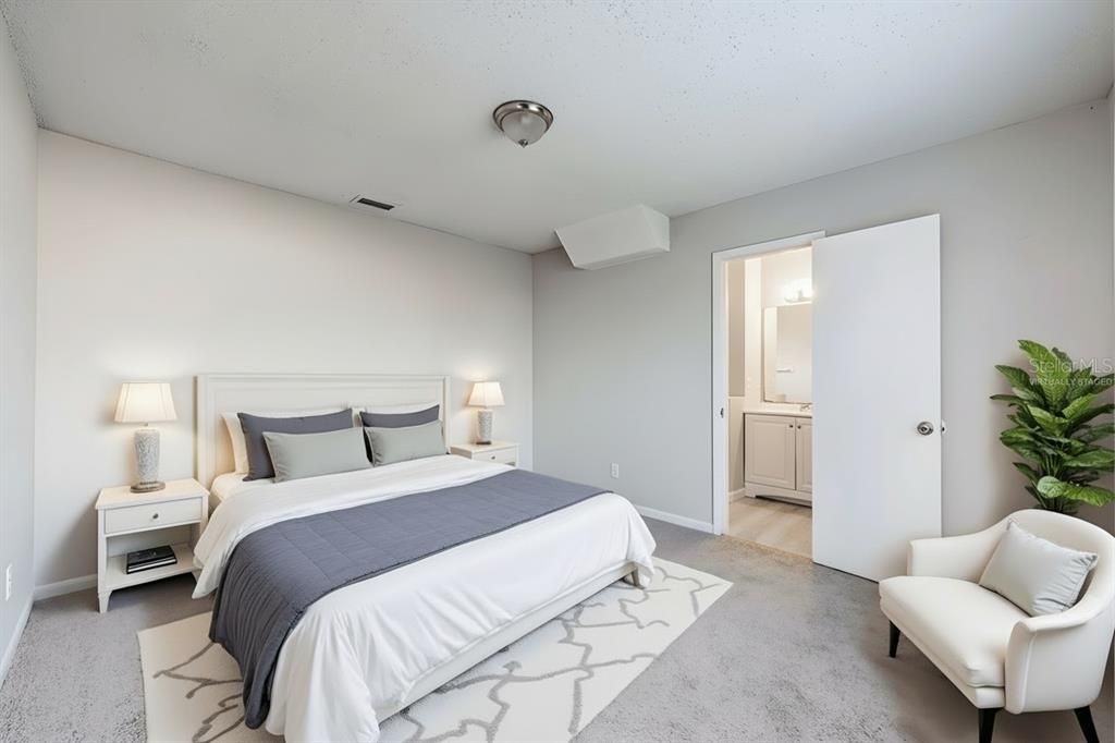 На продажу: $250,000 (3 спален, 2 ванн, 1070 Квадратных фут)