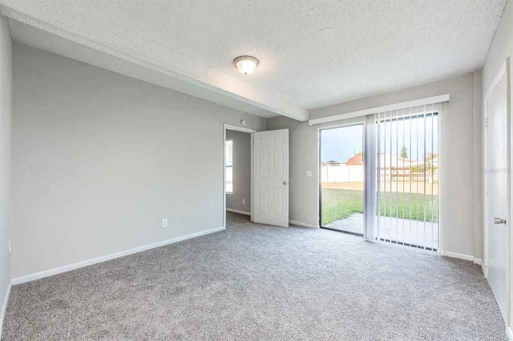 На продажу: $250,000 (3 спален, 2 ванн, 1070 Квадратных фут)