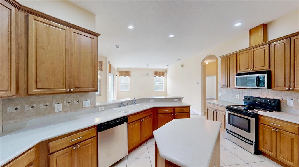 For Sale: $600,000 (4 beds, 3 baths, 2679 Square Feet)