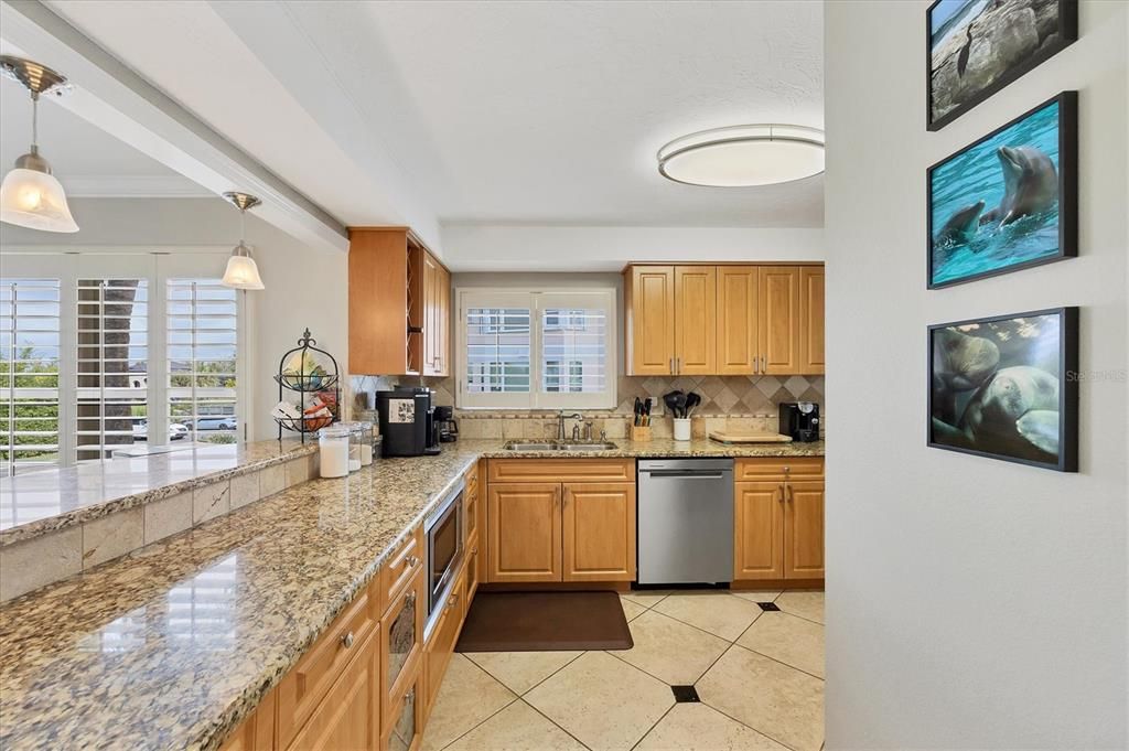 For Sale: $599,900 (2 beds, 2 baths, 1624 Square Feet)