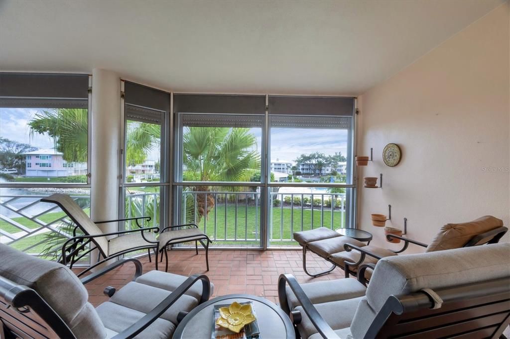 For Sale: $599,900 (2 beds, 2 baths, 1624 Square Feet)