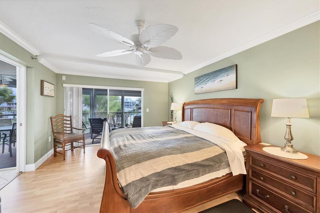 For Sale: $599,900 (2 beds, 2 baths, 1624 Square Feet)