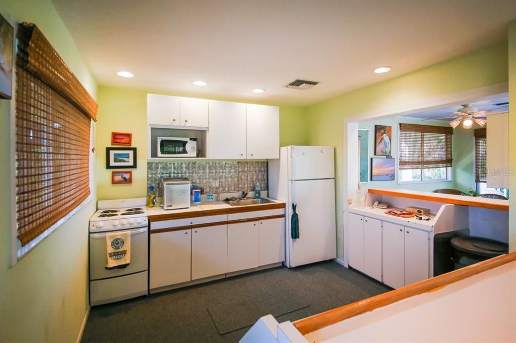 For Sale: $599,900 (2 beds, 2 baths, 1624 Square Feet)