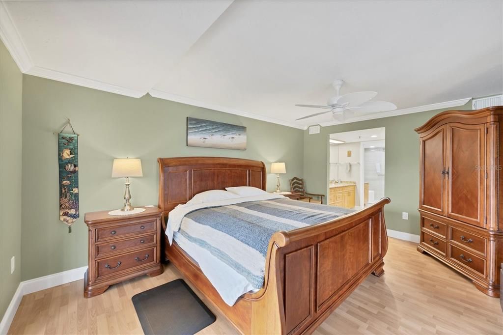 For Sale: $599,900 (2 beds, 2 baths, 1624 Square Feet)