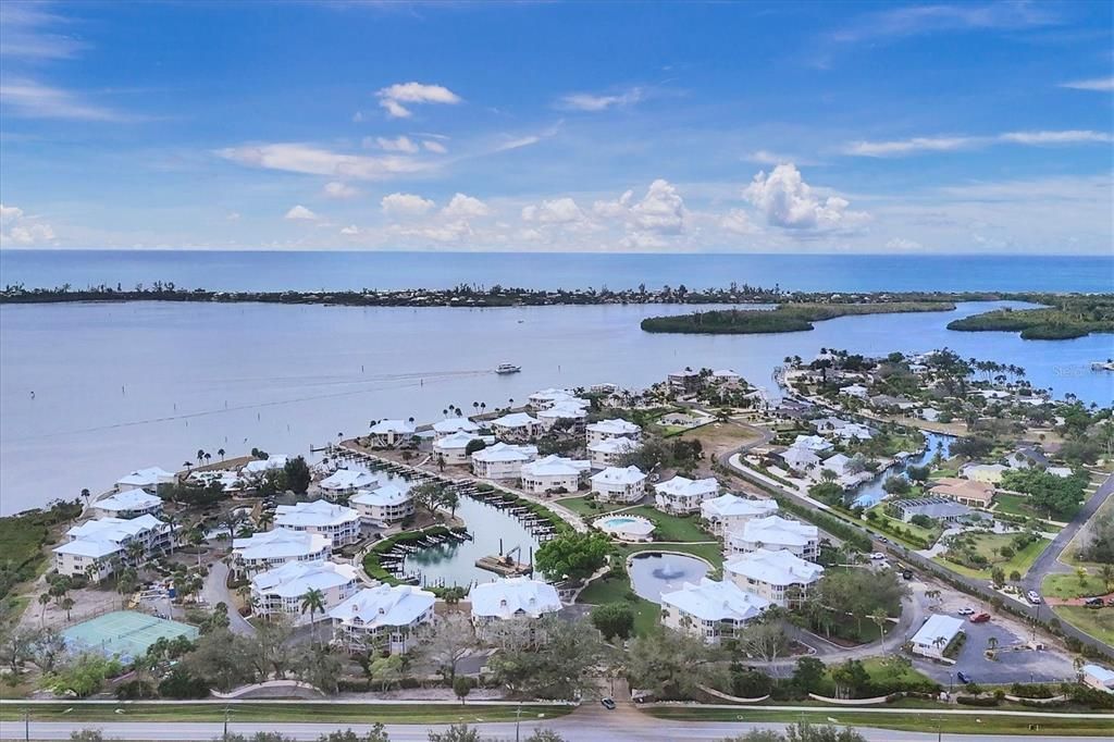 For Sale: $599,900 (2 beds, 2 baths, 1624 Square Feet)