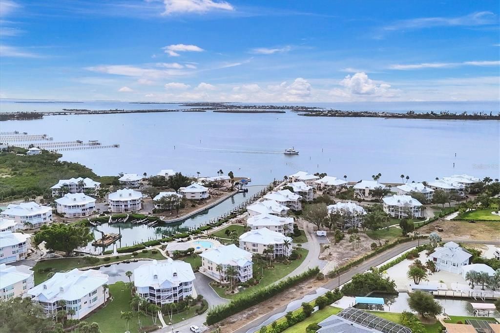 For Sale: $599,900 (2 beds, 2 baths, 1624 Square Feet)