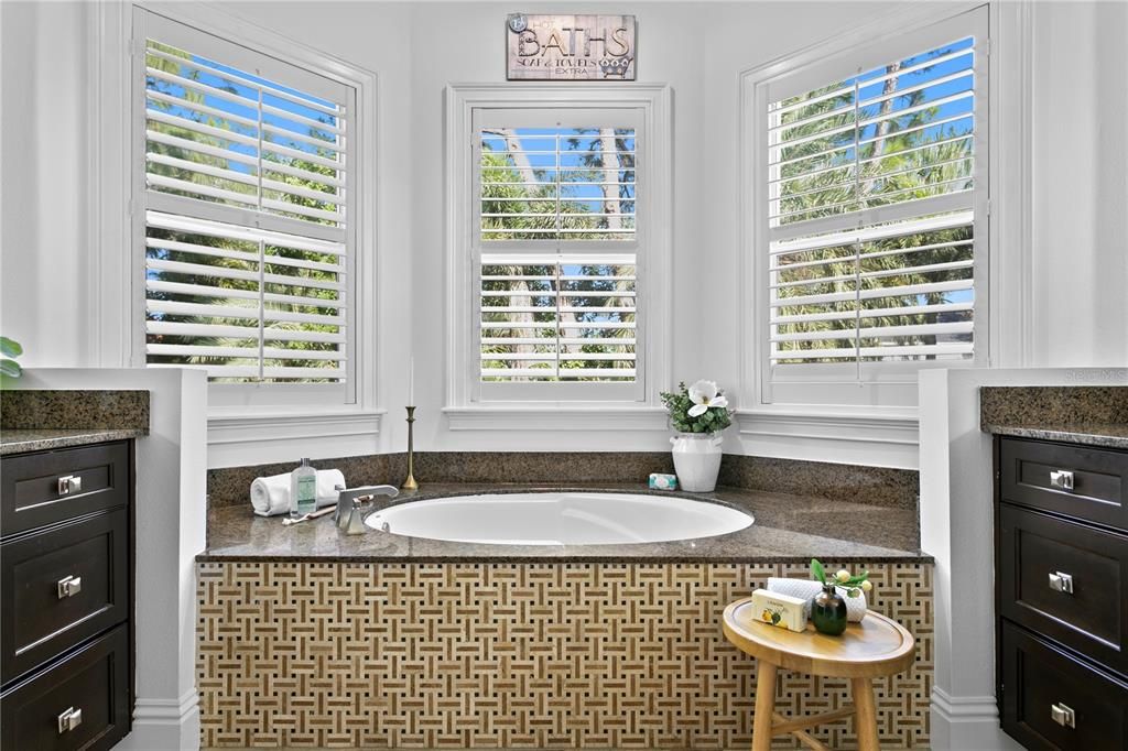 For Sale: $1,880,000 (4 beds, 4 baths, 3718 Square Feet)