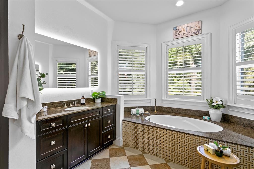 For Sale: $1,880,000 (4 beds, 4 baths, 3718 Square Feet)