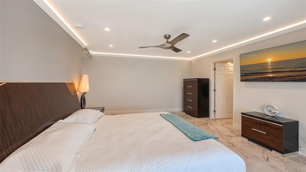 En Venta: $1,800,000 (2 camas, 2 baños, 2035 Pies cuadrados)