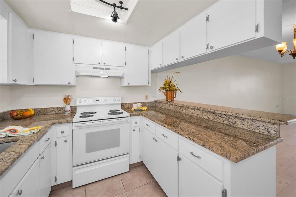 待售: $249,900 (2 贝兹, 2 浴室, 1278 平方英尺)